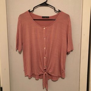 Super cute button down blouse!